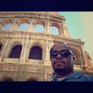 Meet your Posher, Monsieur!